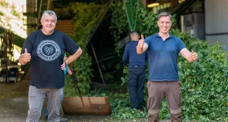 Geschäftsführer ATx-engineering und Hof Dick Auf diesem Foto sehen Sie die Geschäftsführer von ATx-engineering und dem Hof Dick.